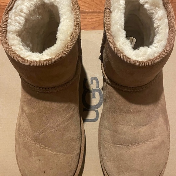 Ugg Classic Minis-size 7 - Picture 4 of 8